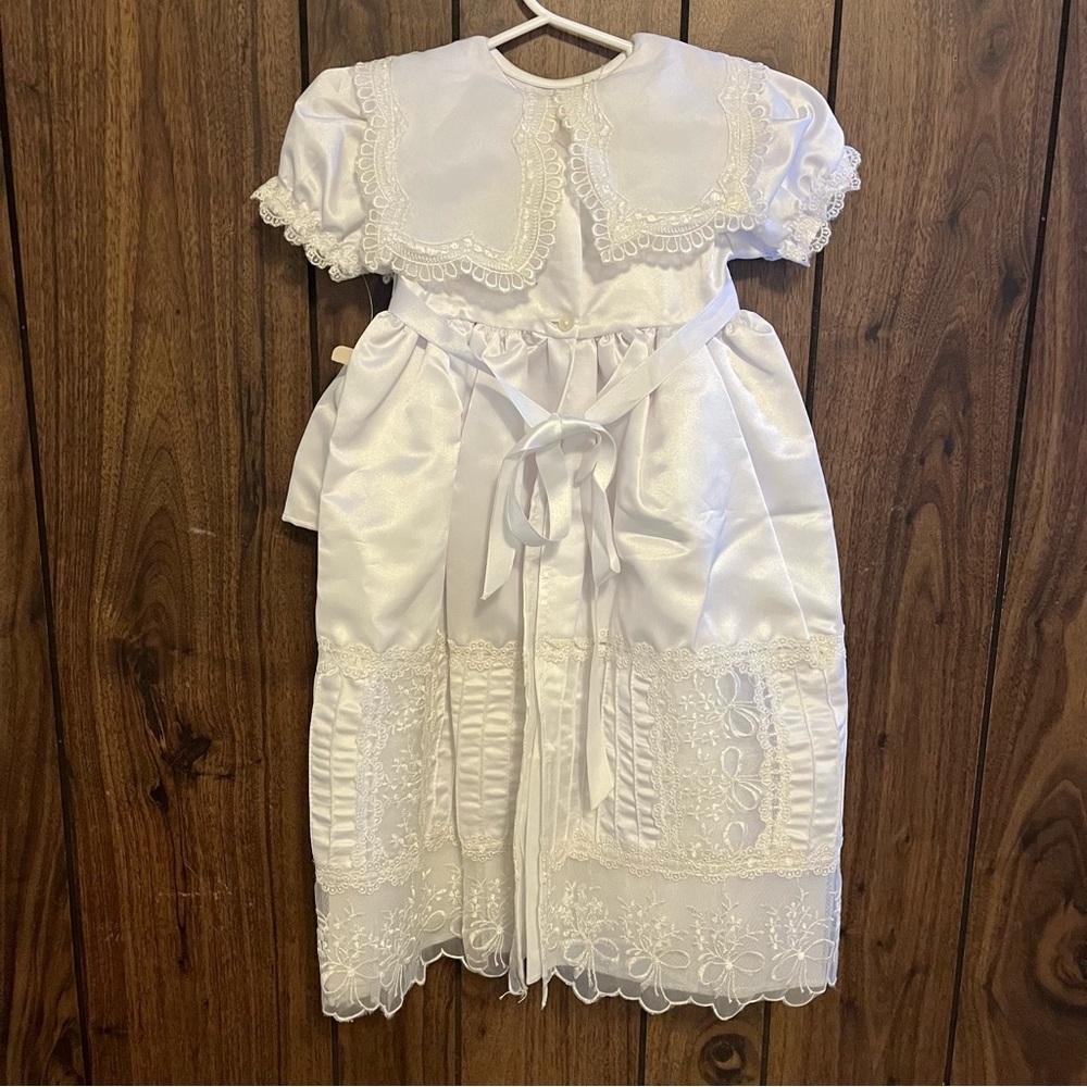Baby Girl White Christening Baptism Short Sleeve Round Neck Gown & Bonnet Sz 18M - Picture 2 of 5